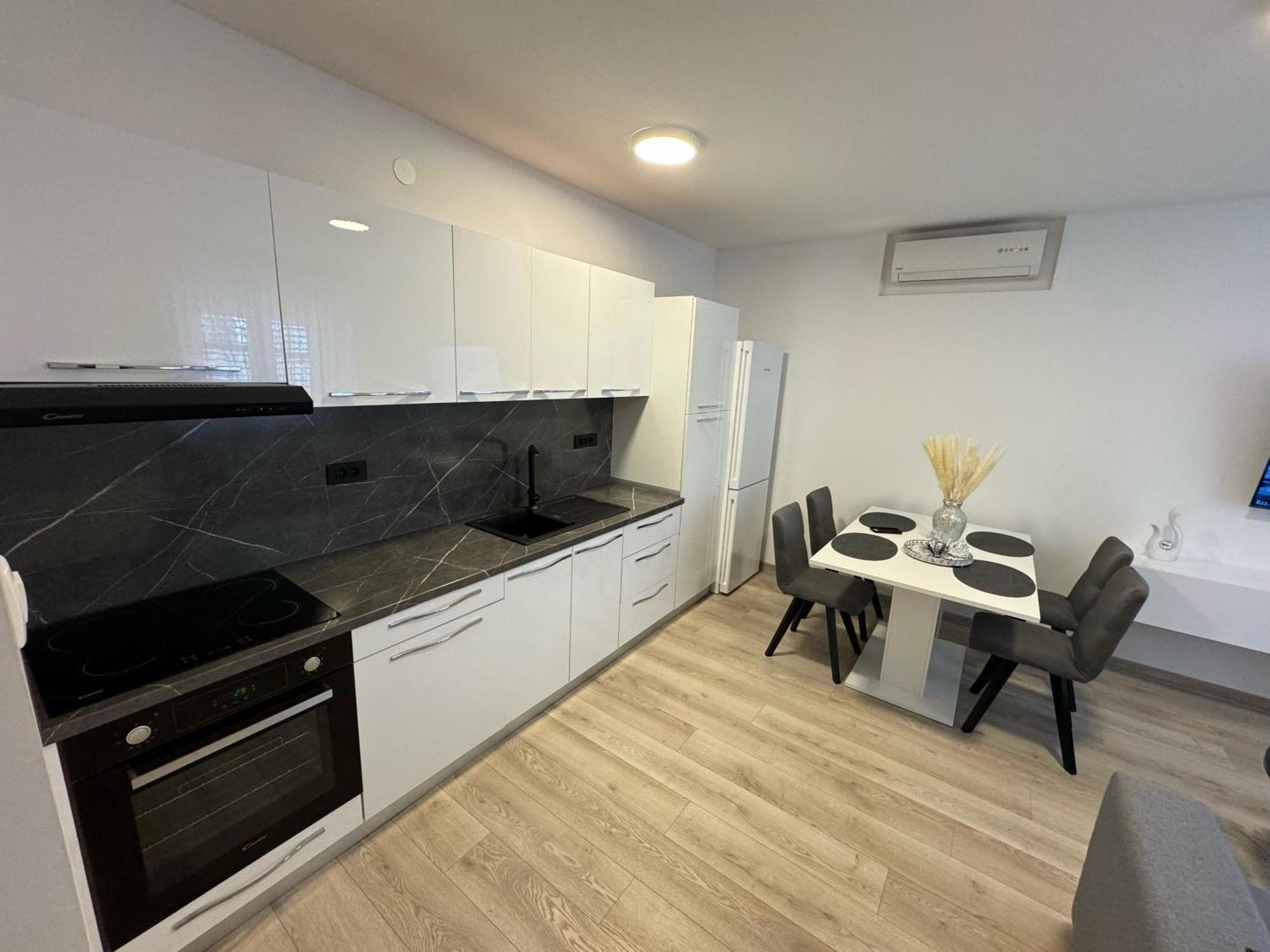 Apartman Iko Makarska Buitenkant foto